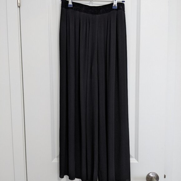 Zara Black Pleated Pants - Picture 2 of 4